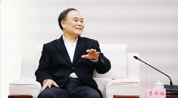 李書福、曾毓群力推的換電給電動(dòng)車行業(yè)帶來什么
